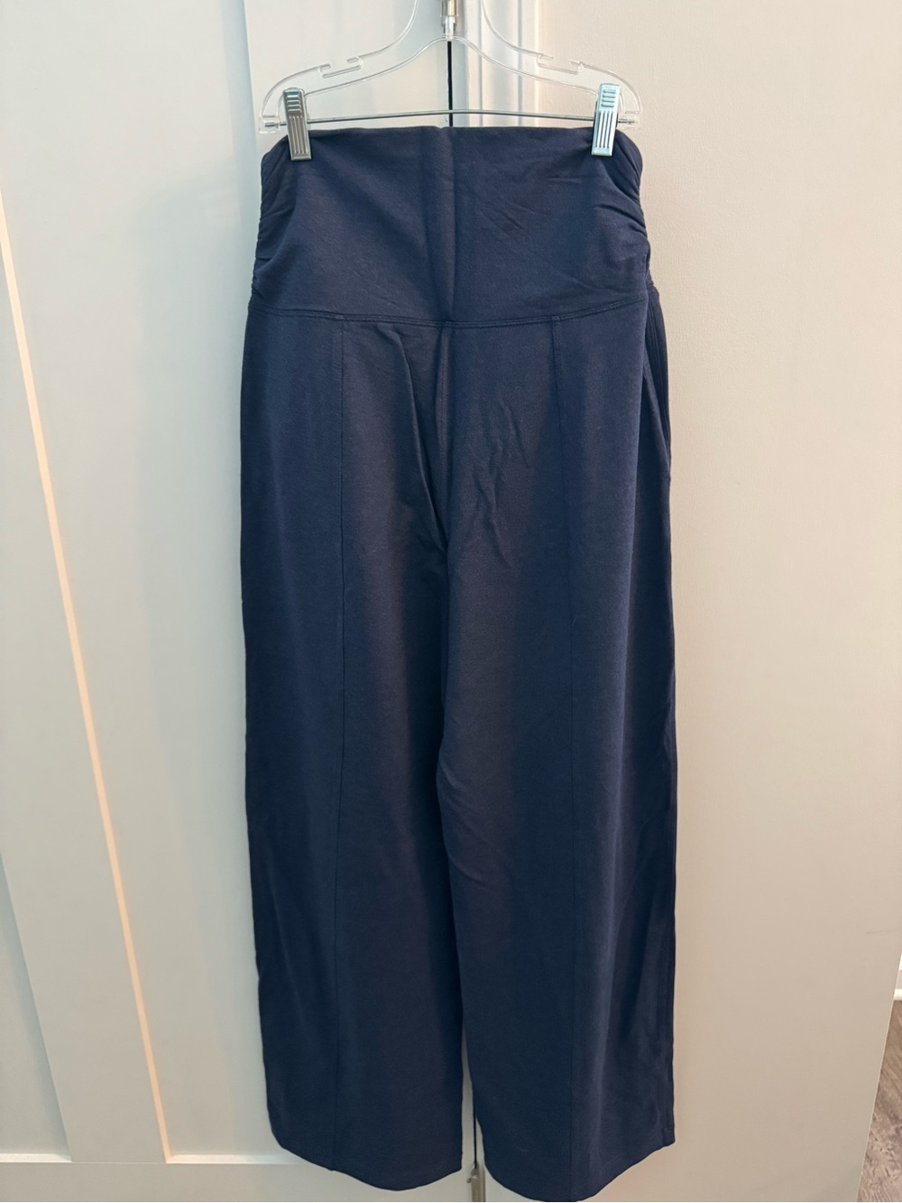 Lululemon High-Waist Wide-Leg Yoga Pants - Black - Picture 4 of 6